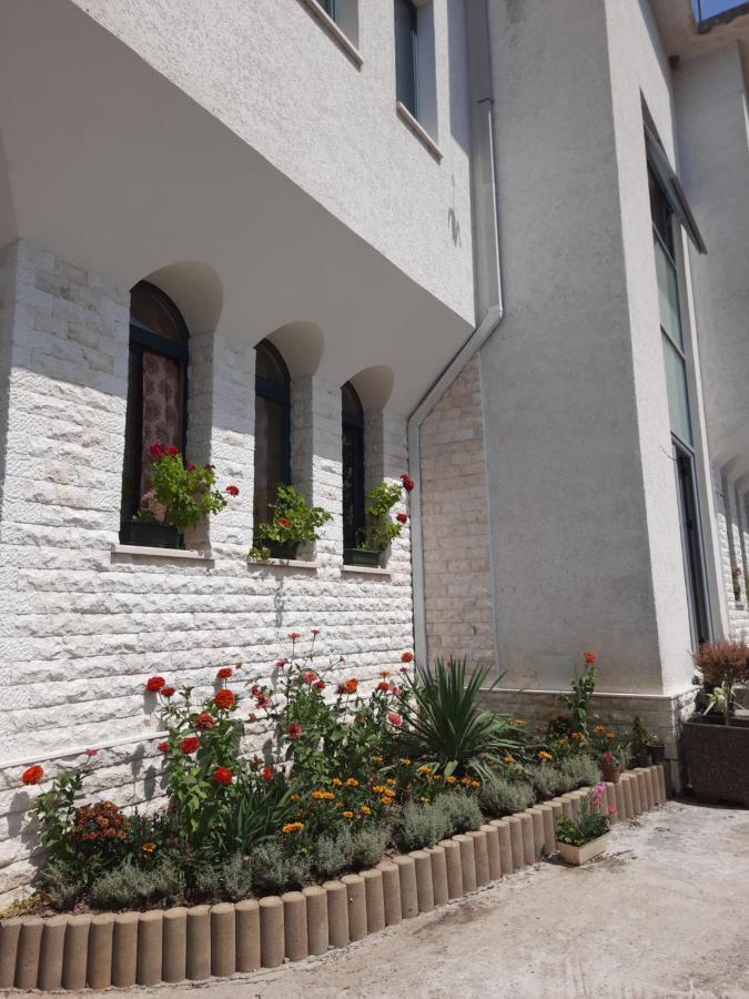 Guesthouse "Pelivani" Berat Buitenkant foto