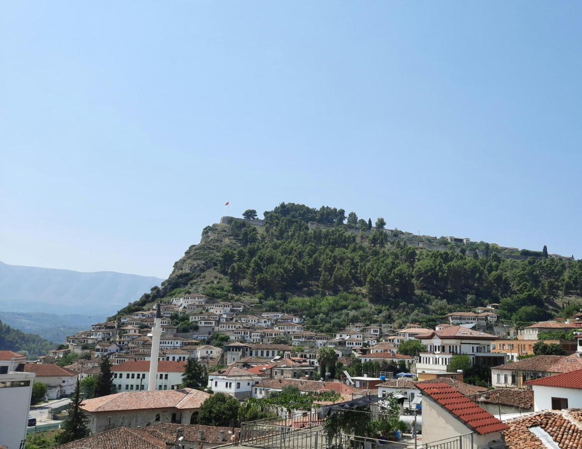 Guesthouse "Pelivani" Berat Buitenkant foto