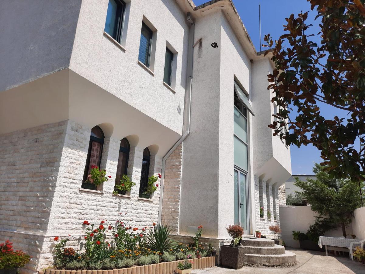 Guesthouse "Pelivani" Berat Buitenkant foto