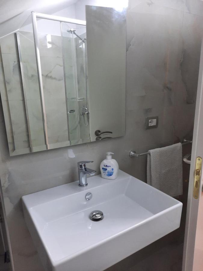 Guesthouse "Pelivani" Berat Buitenkant foto