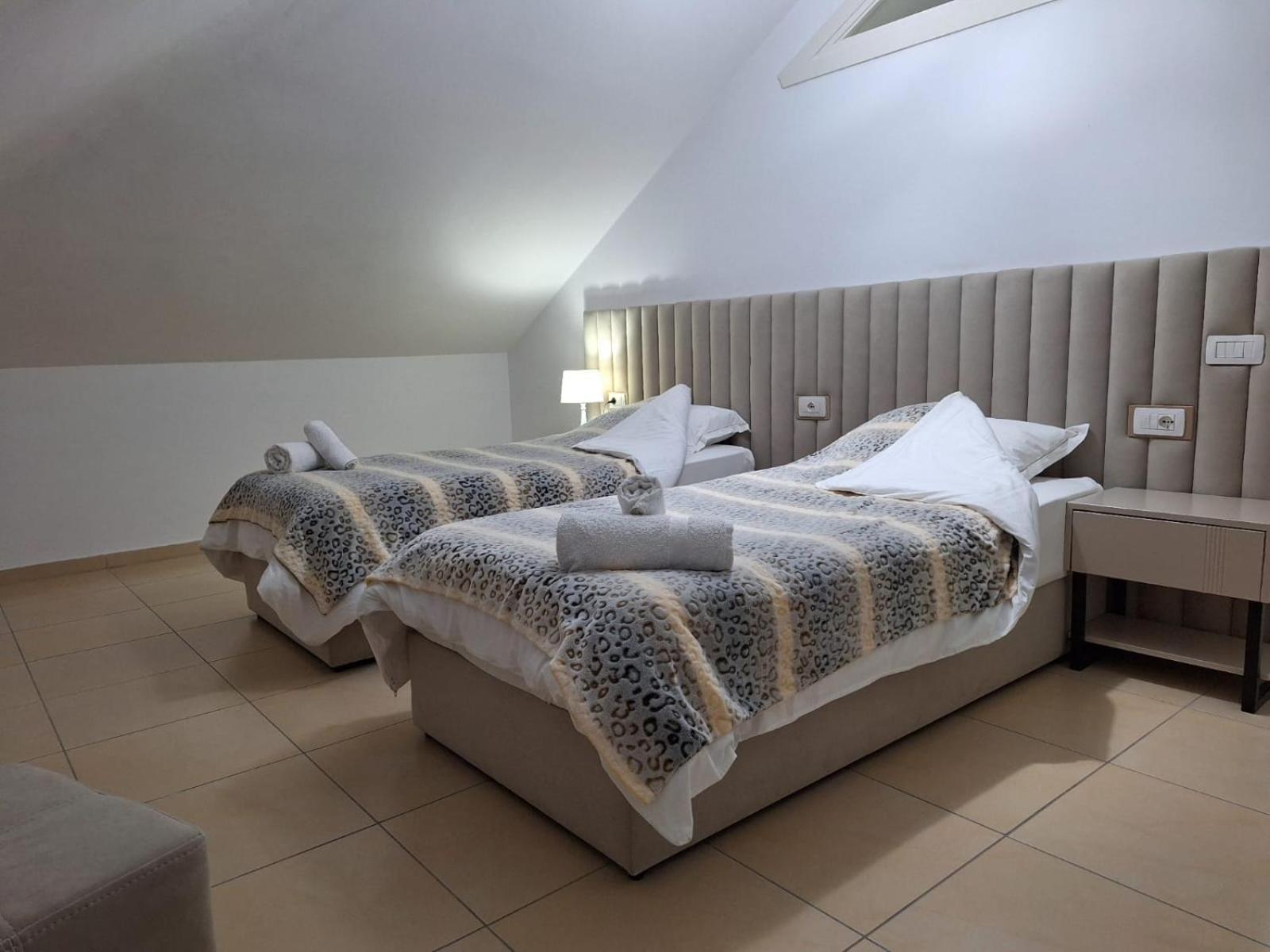 Guesthouse "Pelivani" Berat Buitenkant foto